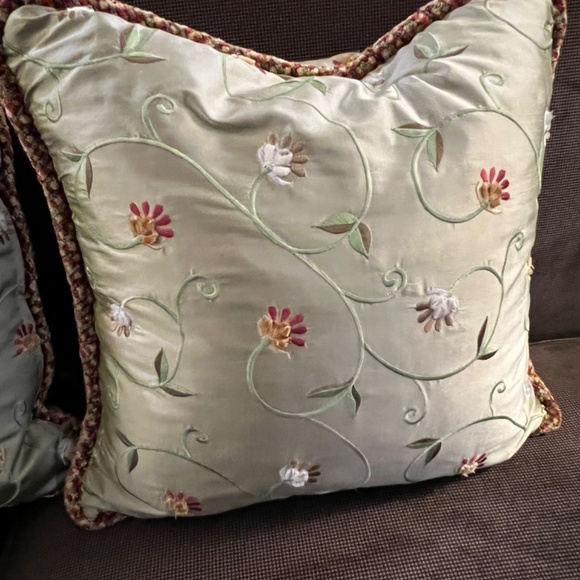 Custom Accent Pillows(pair) - Picture 3 of 7